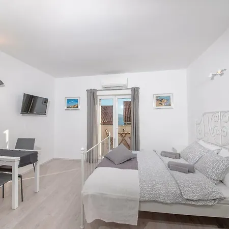 Sea Pearl - Beachfront Location In Centre * Bol