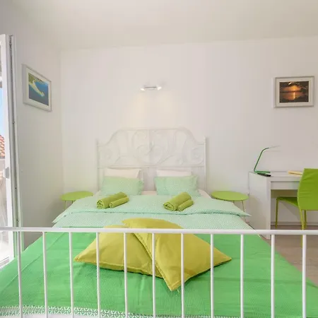 Sea Pearl - Beachfront Location In Centre Lägenhet *